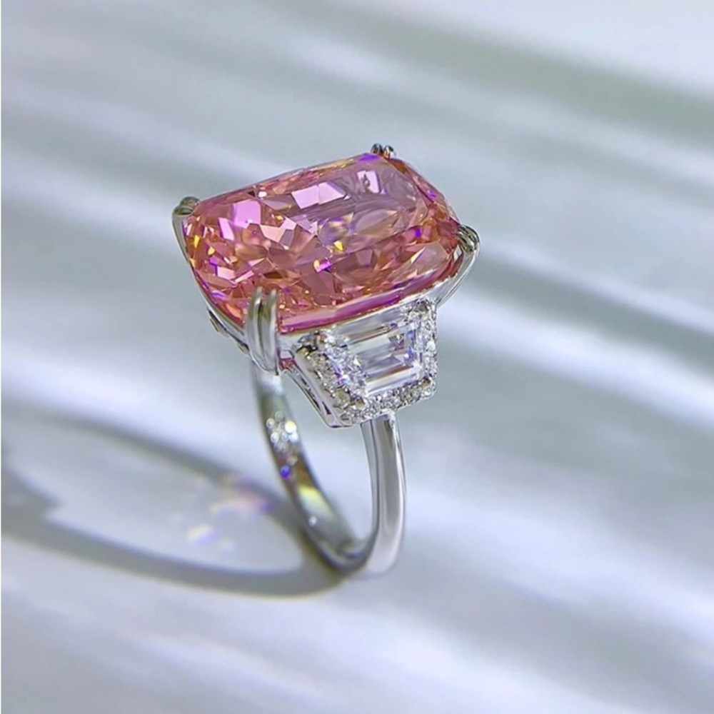 Oval, Round & Baguette Cut Pink & White Diamond Ring - Picture 5 of 16